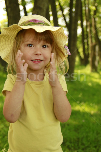 Belle petite fille chapeau nature famille fille [[stock_photo]] © koca777