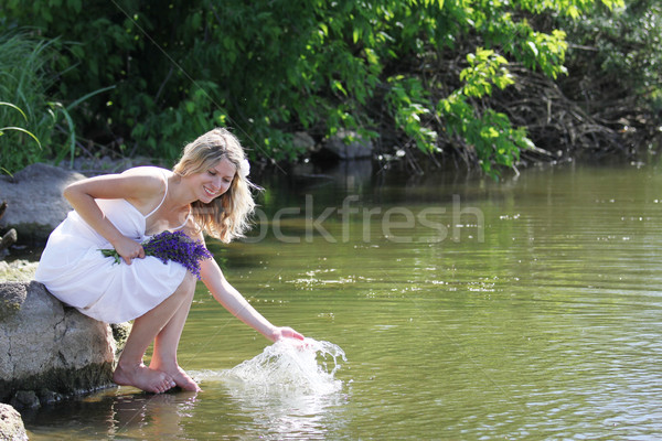 Fille eau lac jeune fille main femmes [[stock_photo]] © koca777