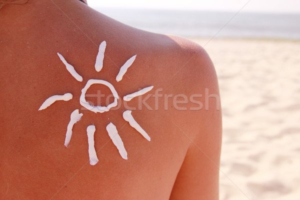 太陽 奶油 女 背面 海灘 婦女 商業照片 © koca777