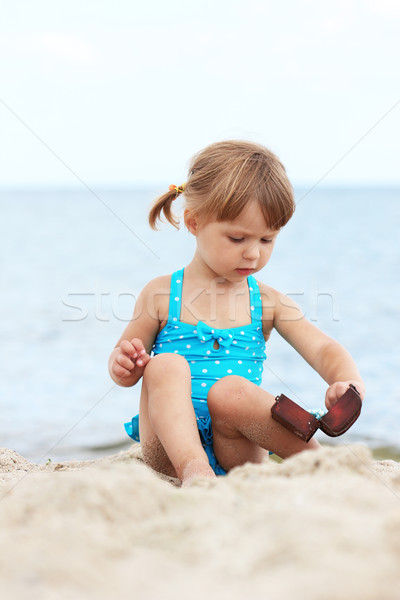 Stockfoto: Meisje · zee · spelen · wal · meisje · liefde