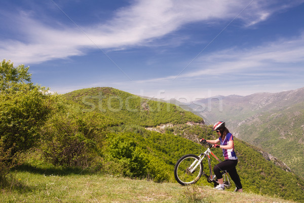 Fille nature Homme poussant forêt sport [[stock_photo]] © kokimk