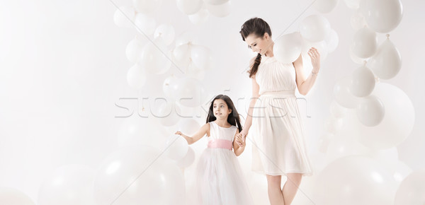 Moeder dochter samen vrije tijd moeder vrouw Stockfoto © konradbak