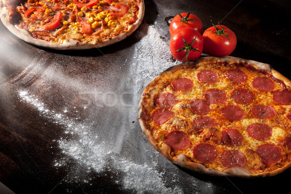 Pepperoni pizza restaurant fromages dîner rouge Photo stock © konradbak