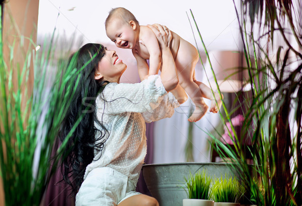 笑い ママ 赤ちゃん 女性 家族 幸せ ストックフォト © konradbak