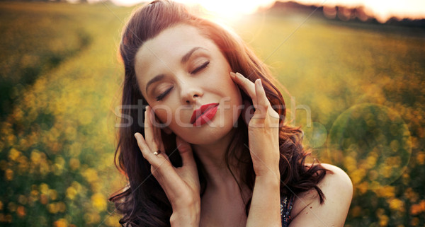 Güzel kadın büyük şehvetli dudaklar kadın güneş Stok fotoğraf © konradbak