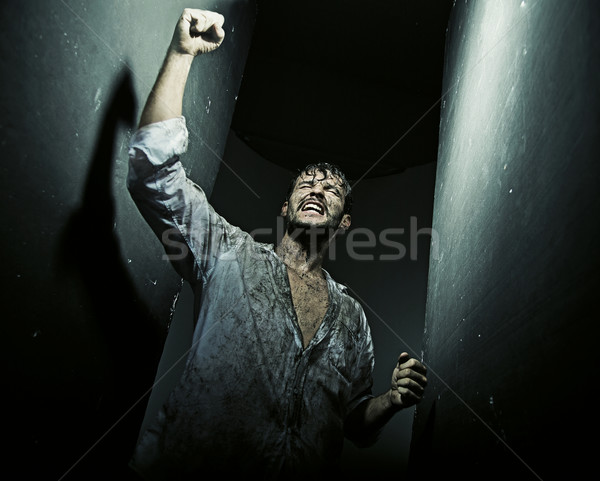 Erstaunlich Bild triumphierenden Mann guy Lächeln Stock foto © konradbak