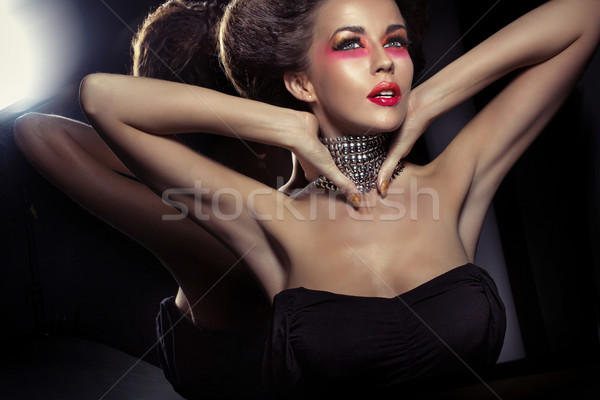 Frizura vonzó barna hajú nő imádnivaló arc Stock fotó © konradbak
