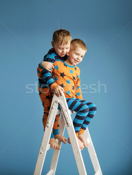 Stockfoto: Twee · glimlachend · broers · ladder · magie · hemel