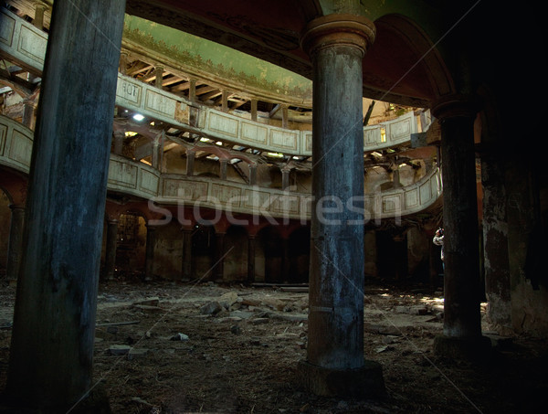 Velho teatro foto destruído edifício parede Foto stock © konradbak