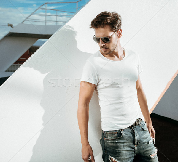 Foto stock: Inteligentes · hombre · guapo · barco · guapo · tipo · agua