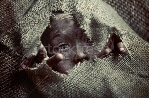 Portret sărac murdar băiat copil copil Imagine de stoc © konradbak