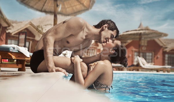 Foto stock: Beijando · piscina · água · homem · verão