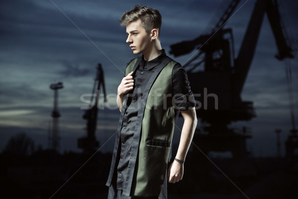 Imagine trendy om tip modă stradă Imagine de stoc © konradbak