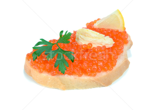 Sandwich roşu caviar izolat alb alimente Imagine de stoc © konturvid