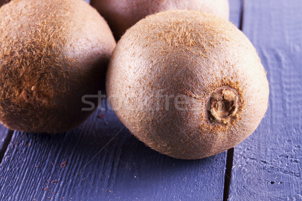 Kiwi bois horizontal image alimentaire nature [[stock_photo]] © Koufax73