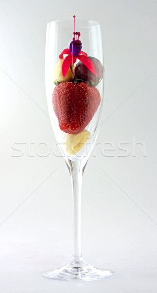 Salade de fruits fraise banane raisins fromages fleur [[stock_photo]] © Koufax73