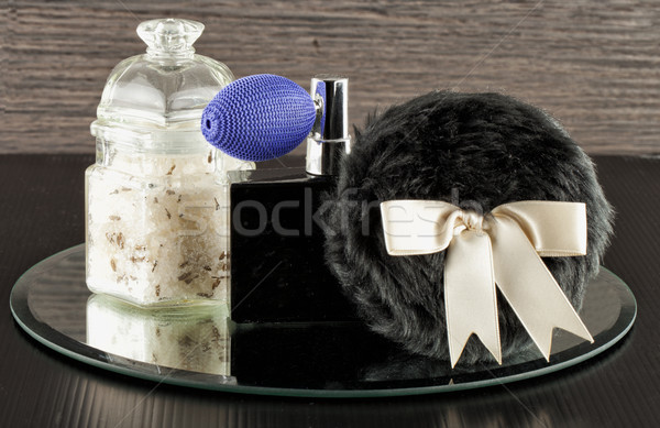 Parfum vers le bas bain mode corps [[stock_photo]] © Koufax73