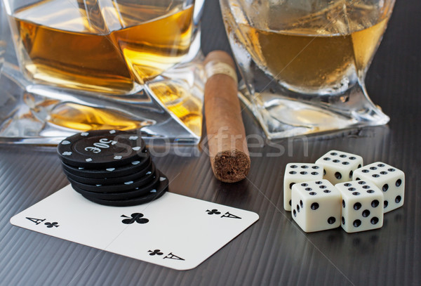 Satu whisky szivar kocka kártyák fekete Stock fotó © Koufax73