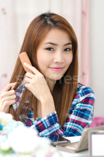 Tailandez drăguţ fată păr tineri asiatic Imagine de stoc © kttpngart