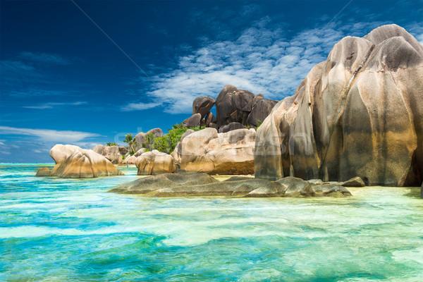 Plaży granitu turkus morza niebo wody Zdjęcia stock © kubais