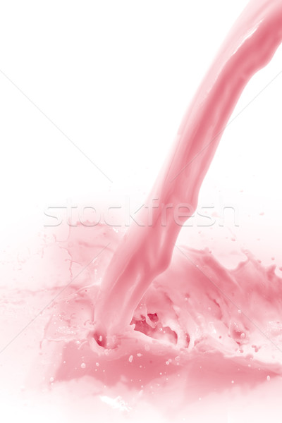 Erdbeere Milch splash Gießen isoliert weiß Stock foto © kubais