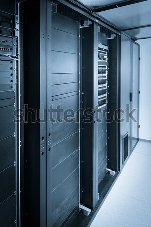 Serverul cameră data center securitate reţea comunicare Imagine de stoc © kubais