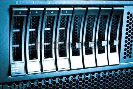 Data center detaliu hard drive serverul reţea Imagine de stoc © kubais