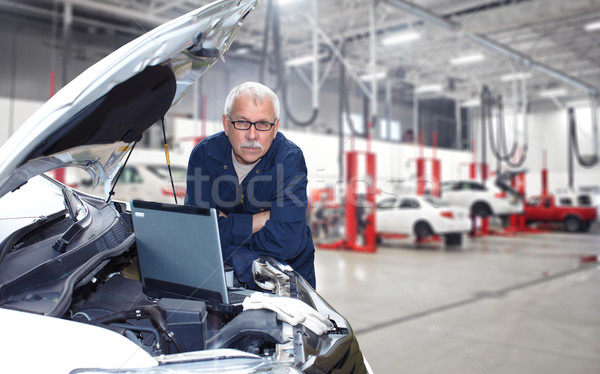 Mature auto mechanic. Stock photo © Kurhan