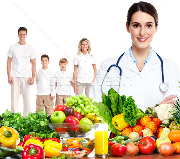 Orvos táplálkozástudós család zöldségek egészséges étrend táplálkozás Stock fotó © Kurhan
