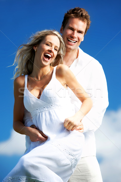 Foto stock: Amor · Pareja · jóvenes · sonriendo · cielo · azul · mujer