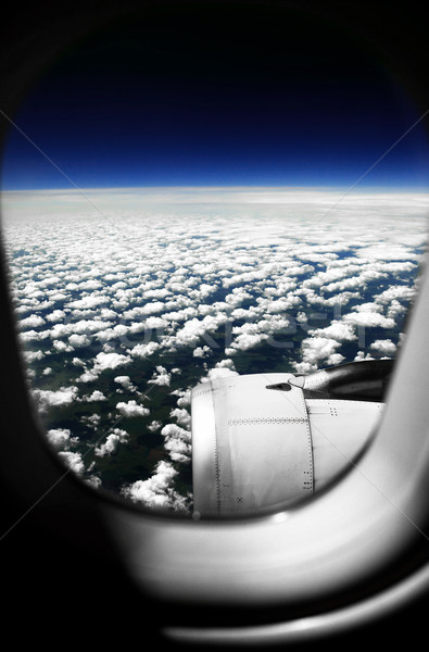 雲 白 視圖 窗口 機 天空 商業照片 © Kurhan