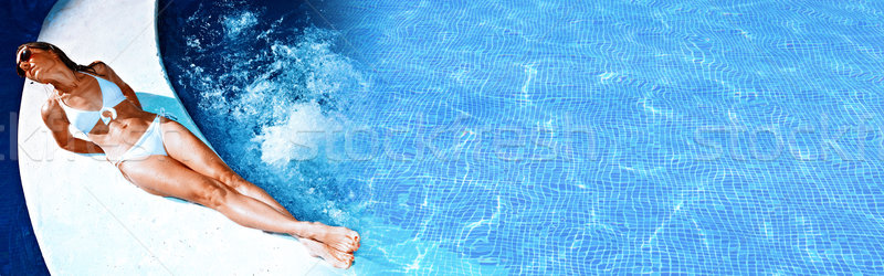 Kobieta basen piękna kobieta relaks basen wakacje Zdjęcia stock © Kurhan