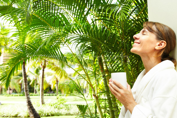 Mulher tropical jardim feliz férias mão Foto stock © Kurhan