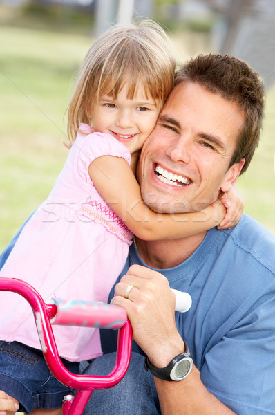 Mutlu aile baba kız park bebek gülümseme Stok fotoğraf © Kurhan
