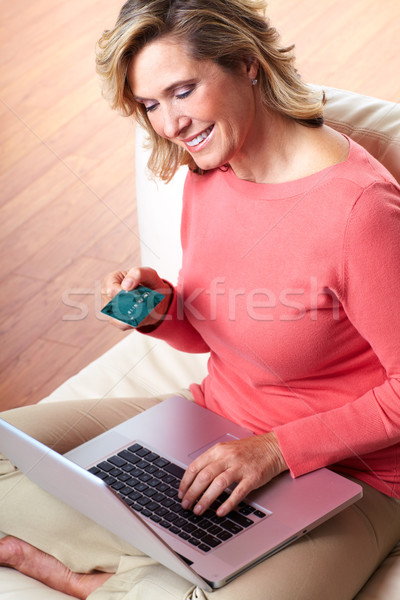 Stockfoto: Vrouw · laptop · creditcard · online · winkelen · mode · achtergrond