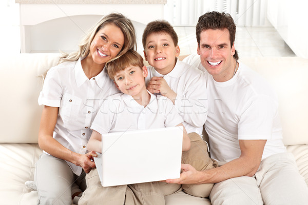 Foto stock: Família · feliz · pai · mãe · menino · trabalhando · laptop