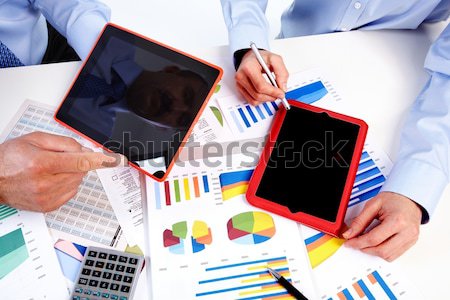 üzleti csapat dolgozik táblagép kezek pénzügy könyvelés Stock fotó © Kurhan