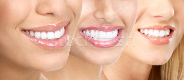 Femeie dinţi frumos zâmbet femei Imagine de stoc © Kurhan