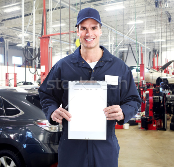 Mécanicien automobile Auto réparation magasin garage travaux Photo stock © Kurhan