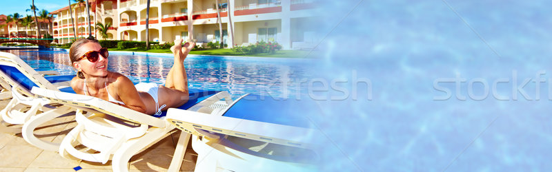 Donna piscina bella donna rilassante piscina vacanze Foto d'archivio © Kurhan