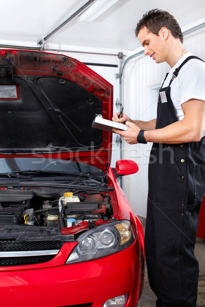 Automonteur knap monteur werken auto reparatie Stockfoto © Kurhan