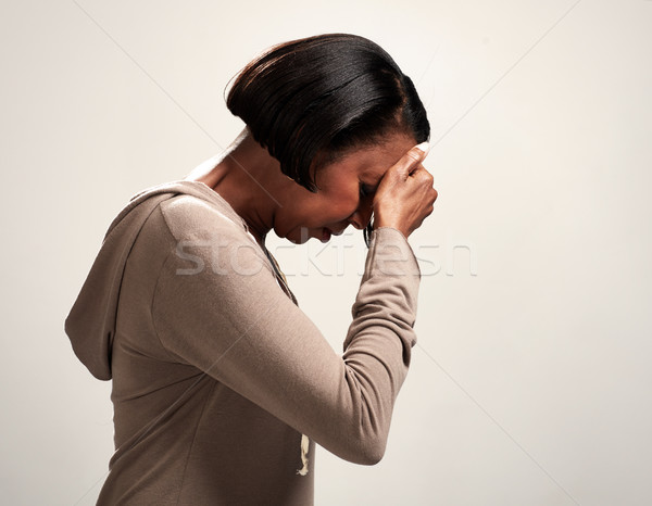 Depressão africano americano mulher dor de cabeça enxaqueca cinza Foto stock © Kurhan