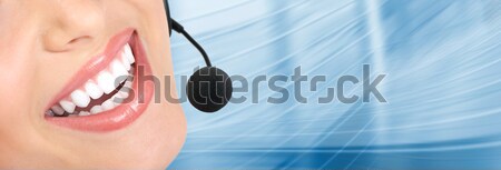 Centro de llamadas operador hermosa mujer de negocios auricular ordenador Foto stock © Kurhan