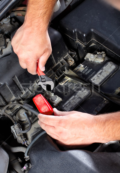 Mecánico de automóviles manos mecánico de trabajo auto reparación Foto stock © Kurhan