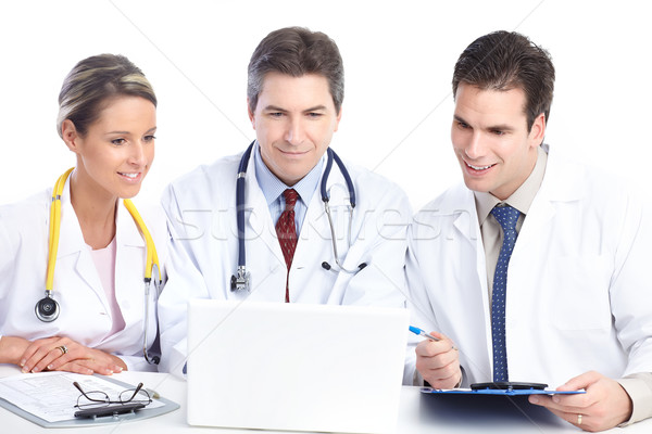 Foto stock: Médico · médicos · sorridente · trabalhando · computador · portátil · isolado