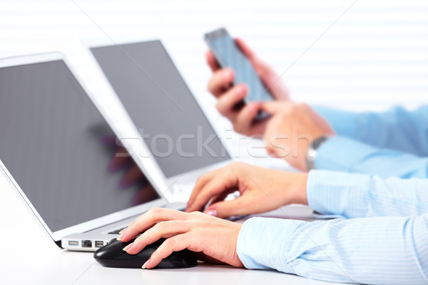 Stockfoto: Zakenlieden · roepen · smartphone · handen · mensen · die · kantoor