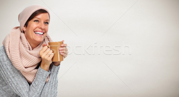 Rijpe vrouw sjaal koffiemok mooie vrouw huis vrouw Stockfoto © Kurhan