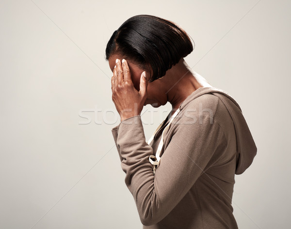 Depressão africano americano mulher dor de cabeça enxaqueca cinza Foto stock © Kurhan