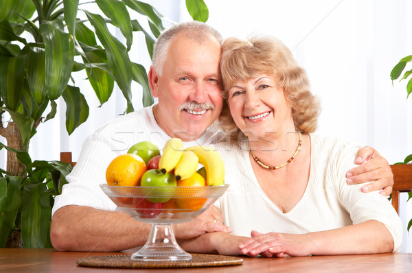 Zdjęcia stock: Starszych · para · szczęśliwy · świeże · owoce · kobieta