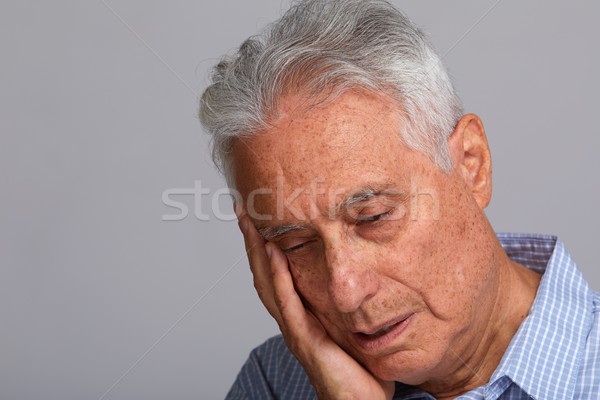 Foto stock: Senior · homem · dor · de · cabeça · idoso · depressão · triste